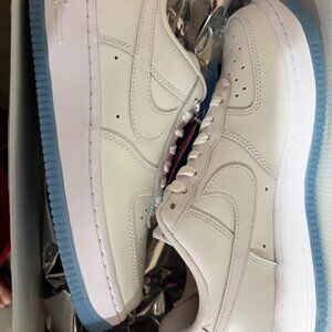 NEW Nike Air Force 1 ‘07 LX UV Reactive Swoosh Size 8W DA8301-101 Women’s (RARE)